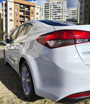 KIA CERATO 1.6 SX 16V FLEX 4P AUTOMÁTICO KIA CERATO 1.6 SX 16V FLEX 4P AUTOMÁTICO